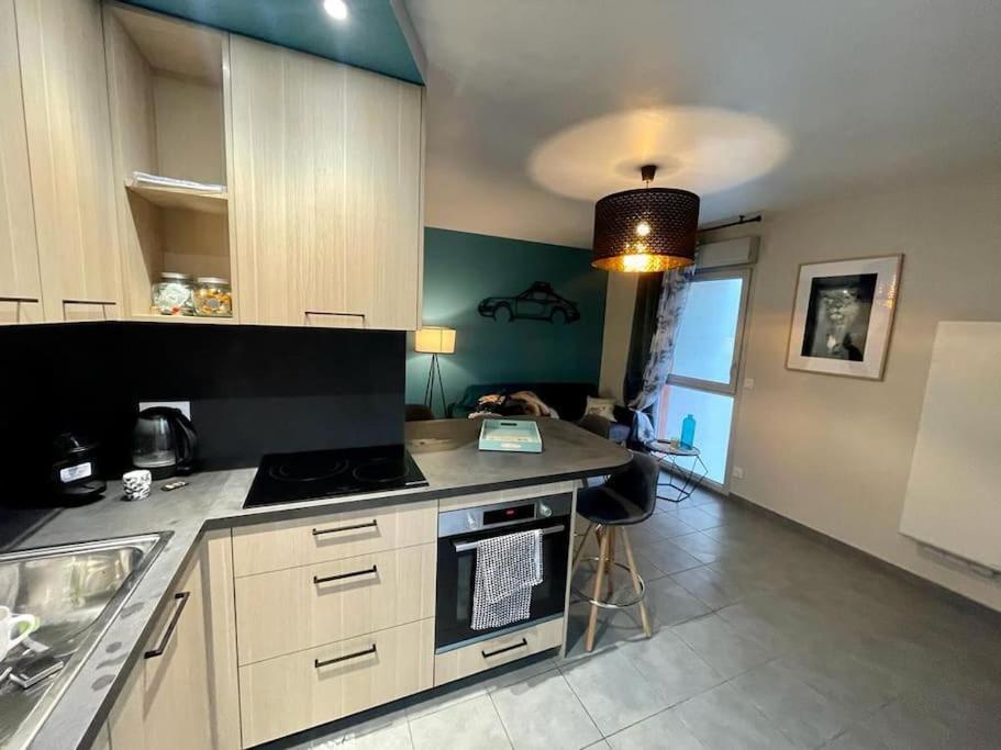 Elegant 45 M2 Lyon 6 + Garage. Idealement Situe Exteriör bild